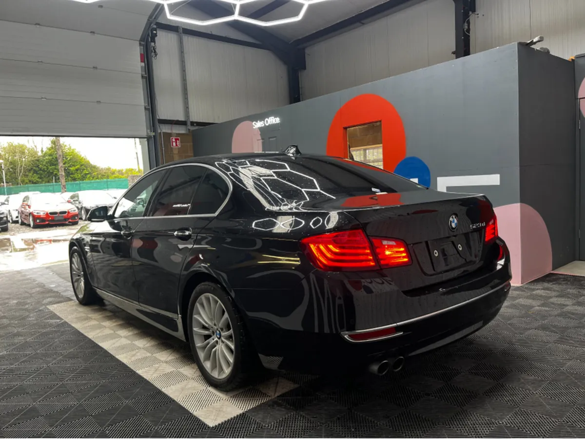 BMW 5-Series 523D LUXURY / 78k KMs / Heated Leathe - Image 4