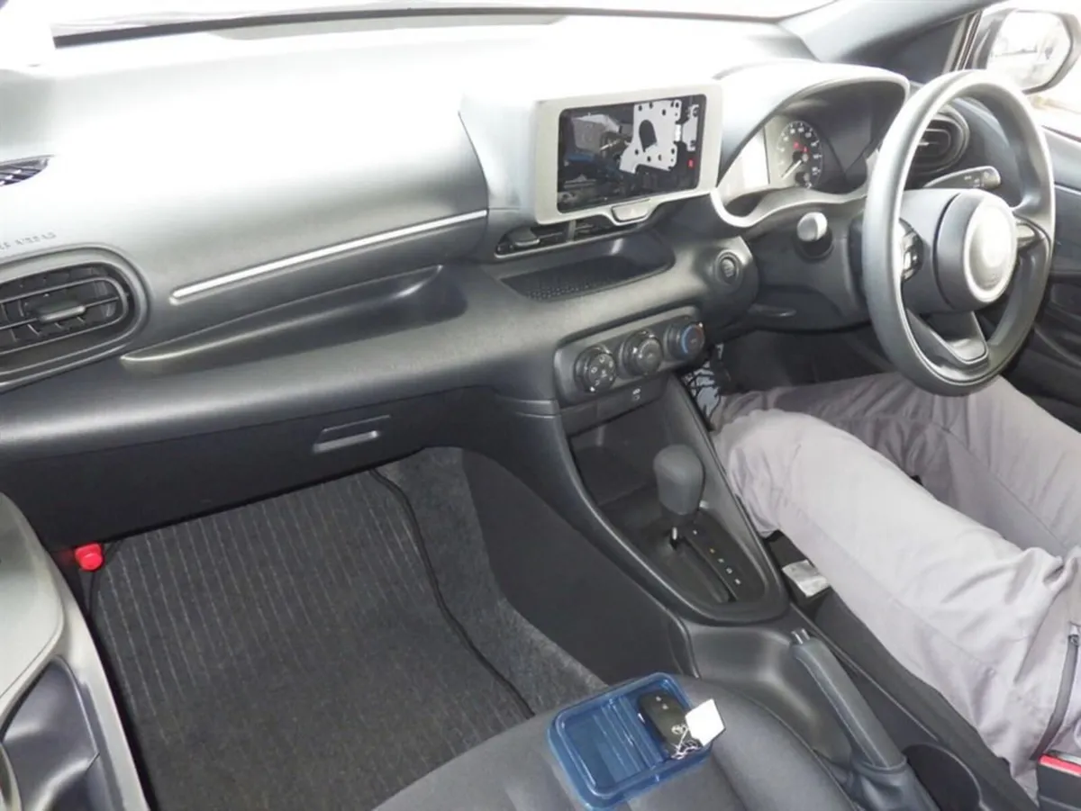 Toyota Yaris AUTOMATIC 1.0 PETROL *Coming Soon* / - Image 3