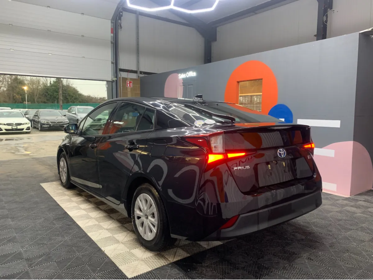 Toyota Prius 1.8 HYBRID / 98k KMs / Reverse Camera - Image 4