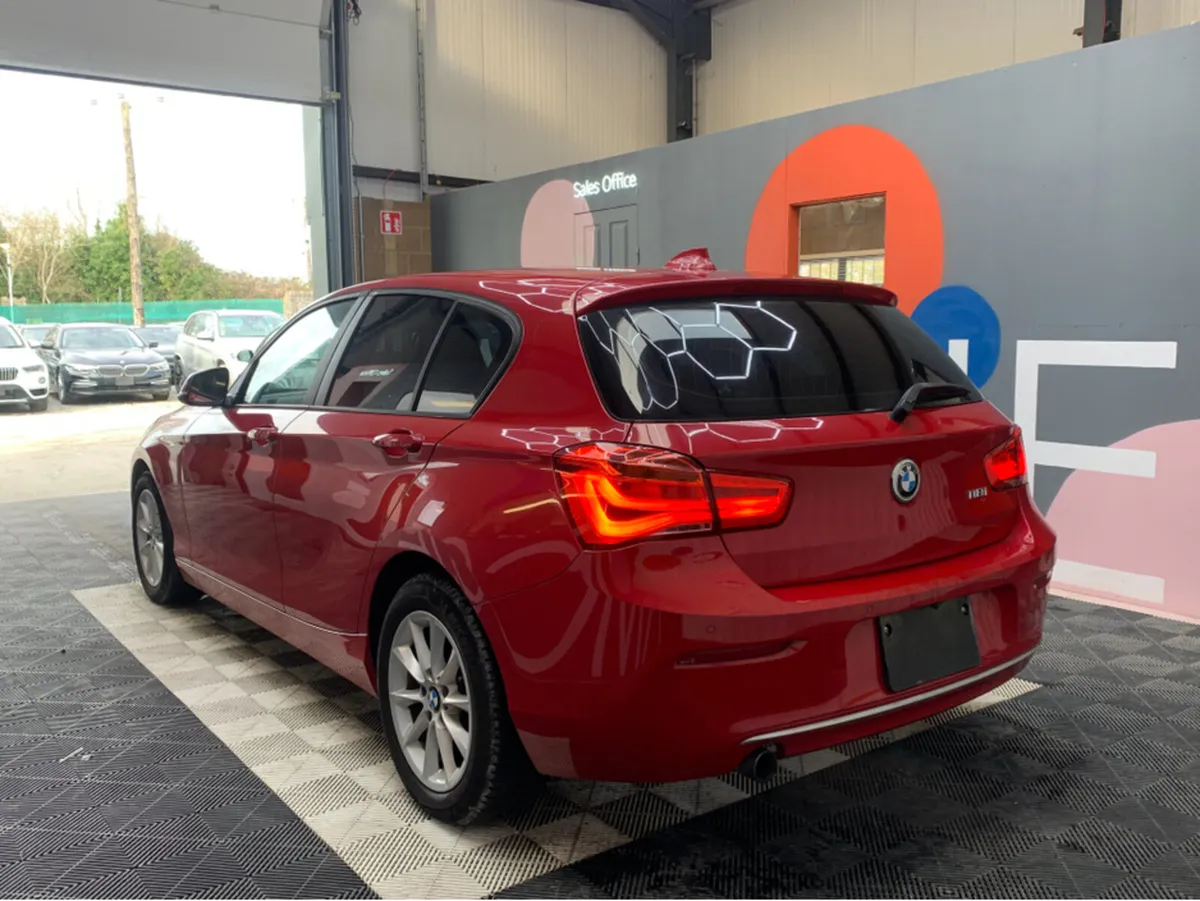BMW 1-Series 118i STYLE / 53k KMs / Reverse Camera - Image 4