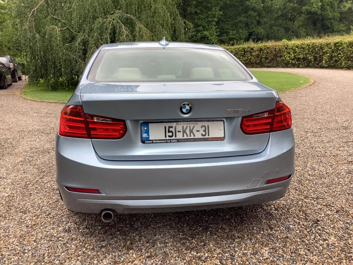 BMW 3-Series 2015 - Image 2