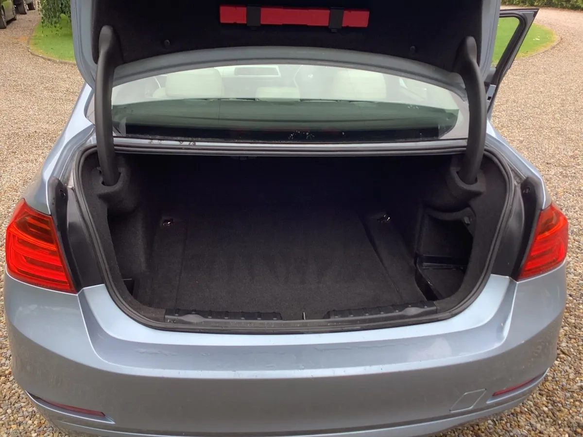 BMW 3-Series 2015 - Image 4