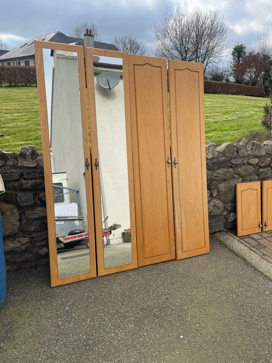 Wardrobe - Image 4