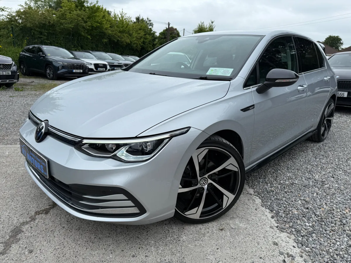 2022 Volkswagen Golf  2.0 STYLE - Image 2