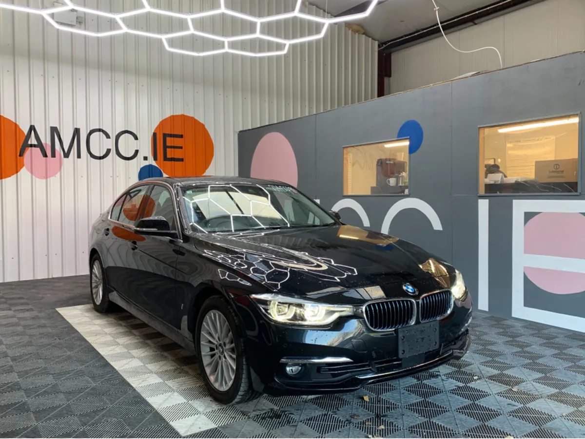 BMW 3-Series 330e LUXURY I-PERFORMANCE / 24k KMs / - Image 1