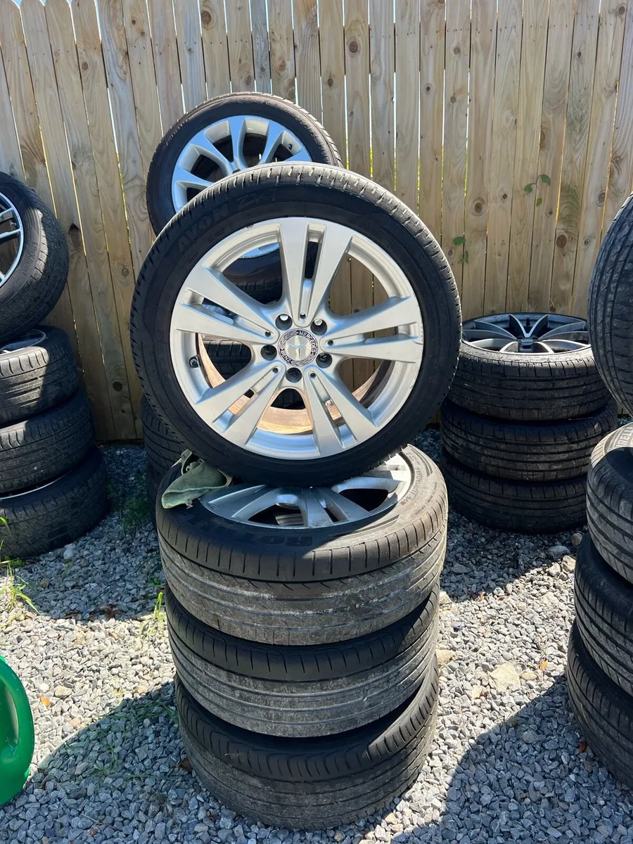 Car alloy/wheels - Image 1