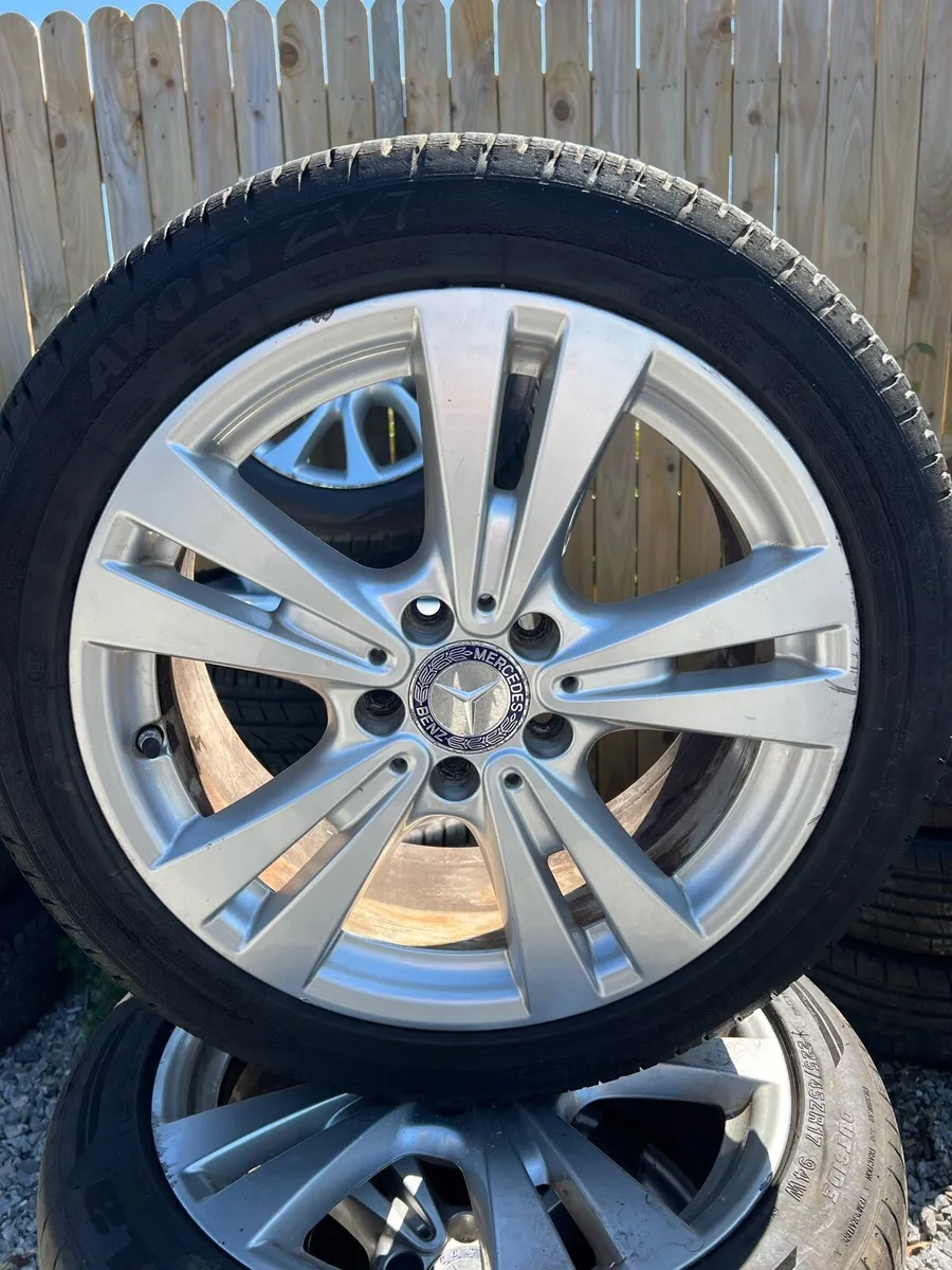 Car alloy/wheels - Image 2
