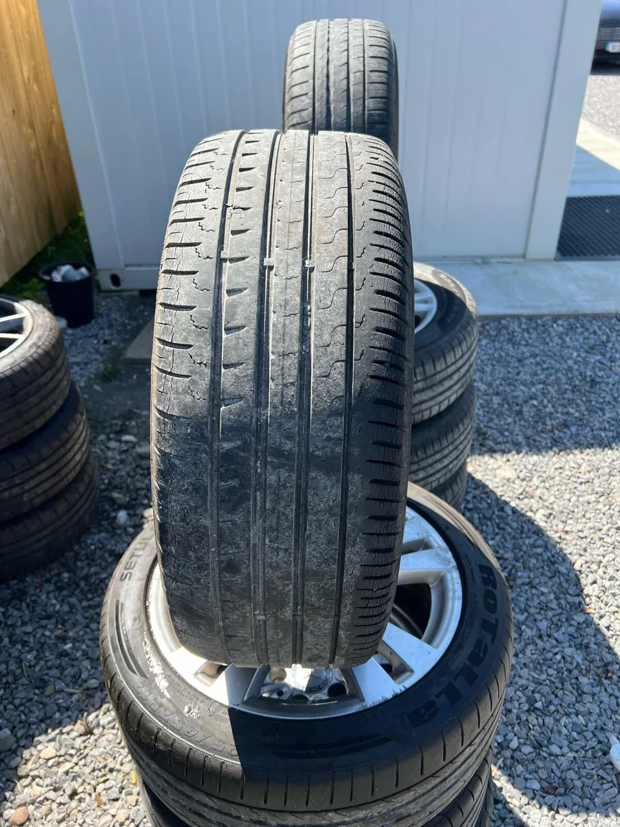 Car alloy/wheels - Image 3