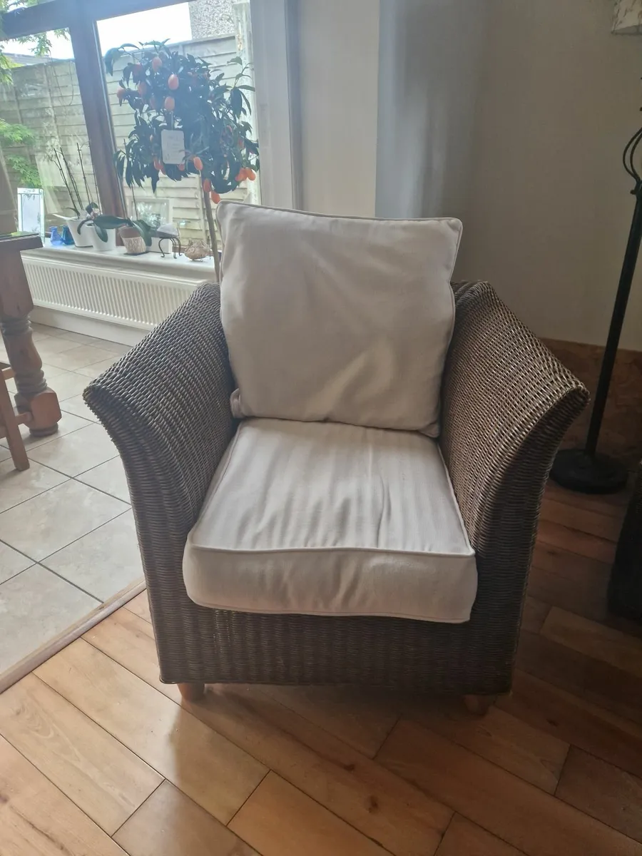 Wicker furniture set - Image 1