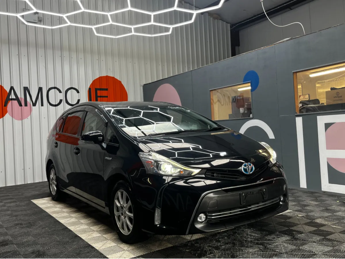 Toyota Prius 1.8 HYBRID / 71k KMs / Reverse Camera - Image 1