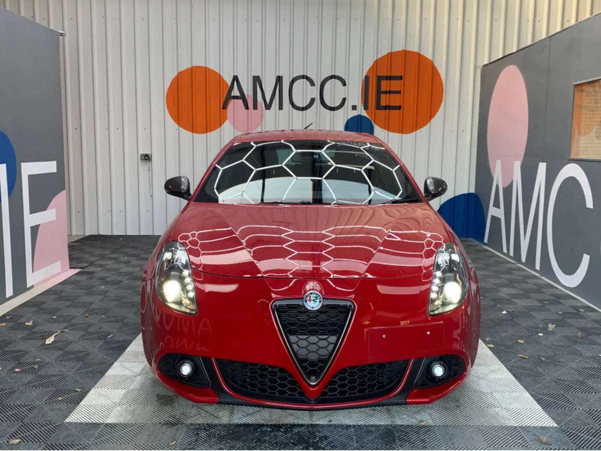 Alfa Romeo Giulietta 1.4 PETROL / 47k KMs / Heated - Image 2
