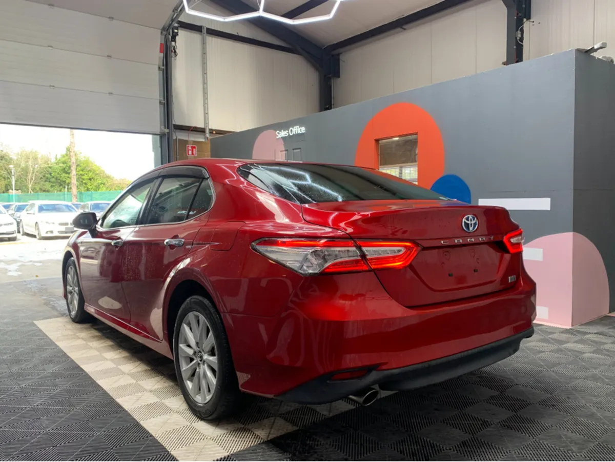 Toyota Camry 2.5 HYBRID / 90k KMs / Cruise Control - Image 4