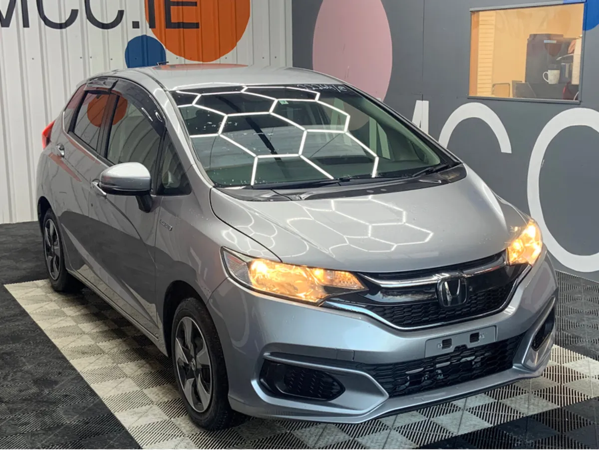 Honda Fit Honda Fit 1.5 Hybrid / 44k KMS / Reverse - Image 1