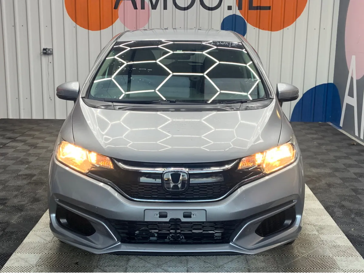 Honda Fit Honda Fit 1.5 Hybrid / 44k KMS / Reverse - Image 2