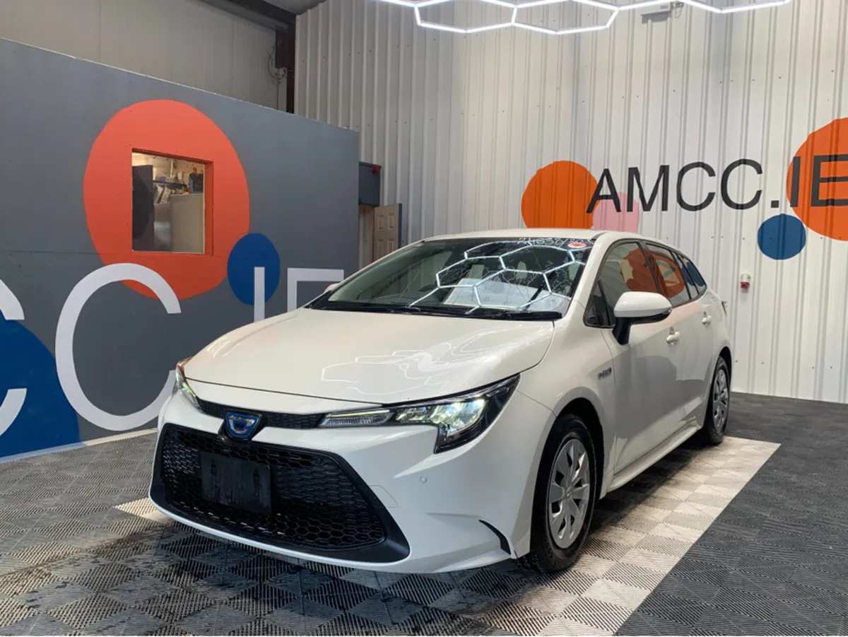 Toyota Corolla 1.8 HYBRID / 136k KMs / Reverse Cam - Image 3
