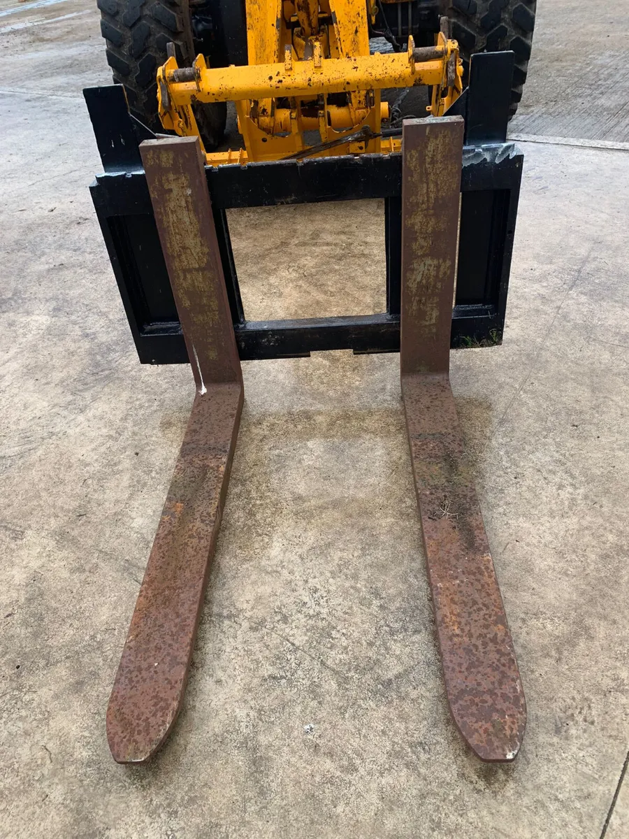Heavy Duty Pallet Fork Brackets 4' - Image 1
