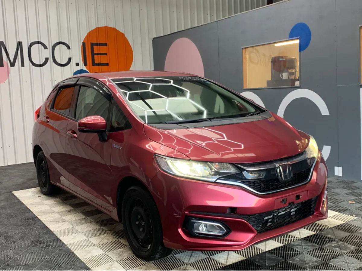 Honda Fit 1.5 HYBRID AUTOMATIC / 27k KMs / Adaptiv - Image 1