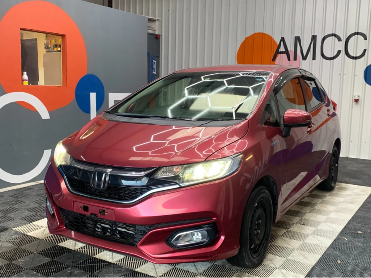 Honda Fit 1.5 HYBRID AUTOMATIC / 27k KMs / Adaptiv - Image 3