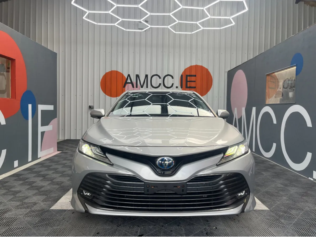 Toyota Camry ONLY €22950! 2.5 HYRBID / 88k KMs / R - Image 2