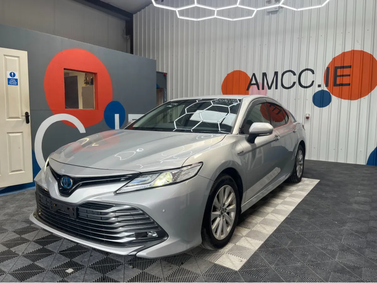 Toyota Camry ONLY €22950! 2.5 HYRBID / 88k KMs / R - Image 3