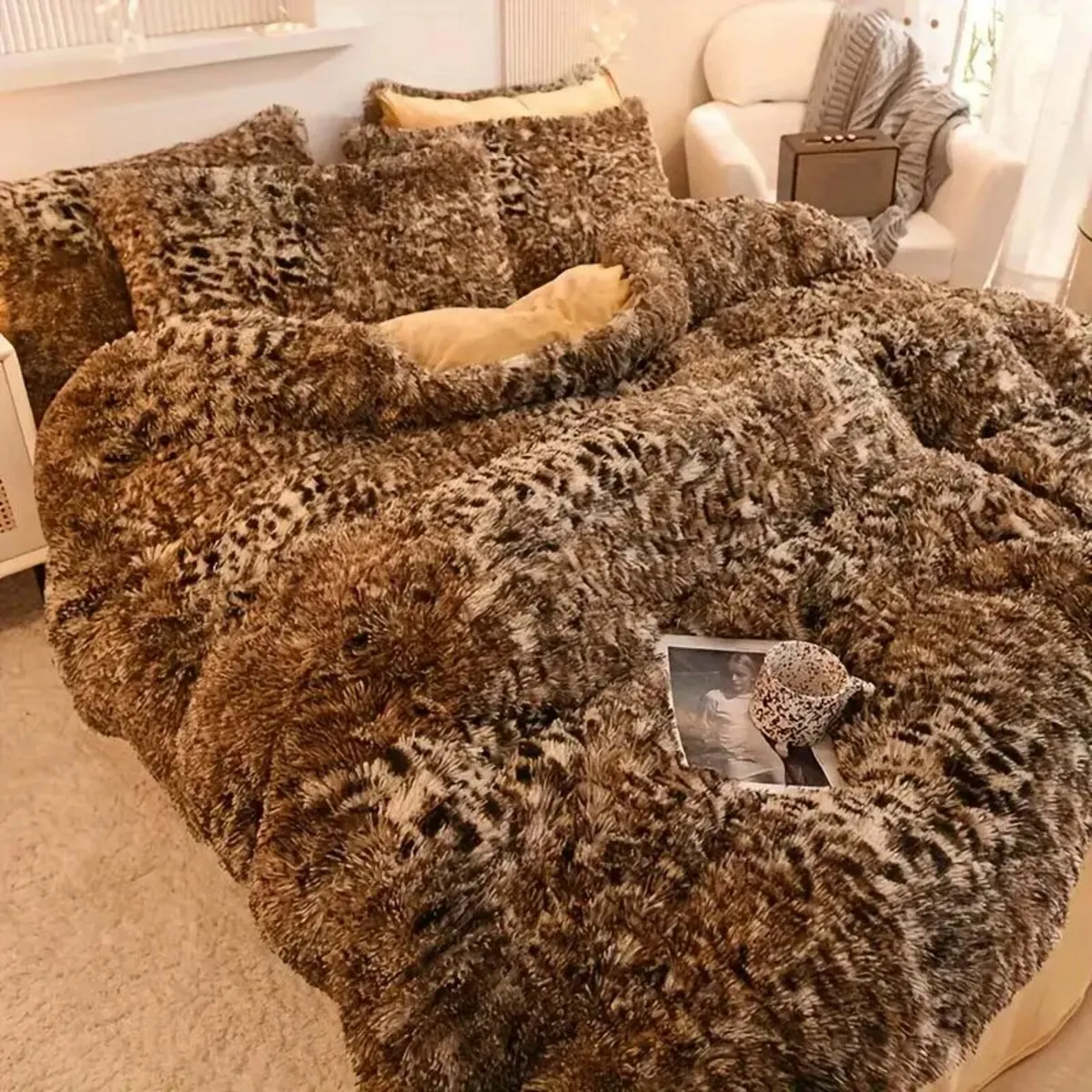 Leopard Print Plush Duvet Cover Set - Image 3