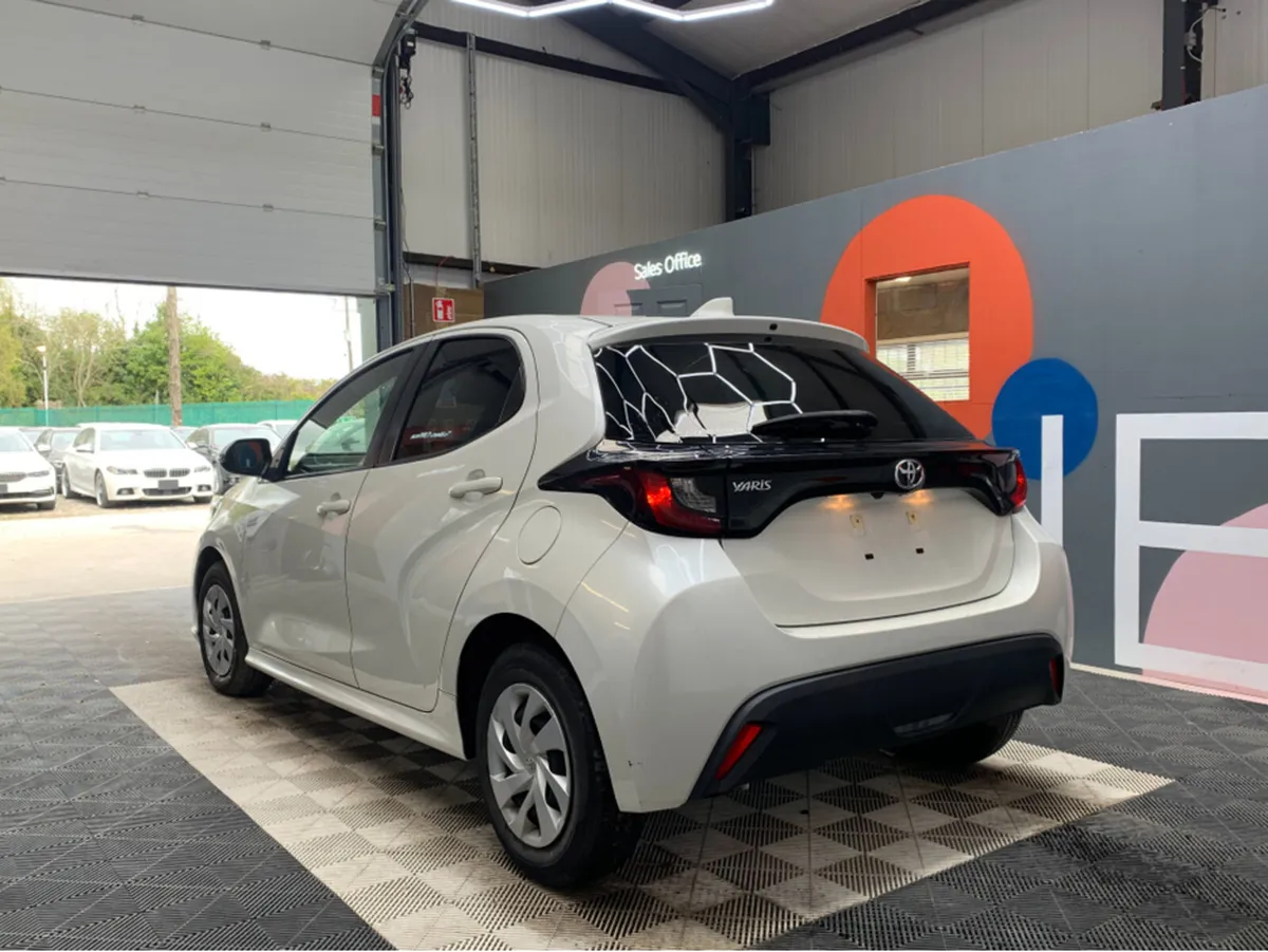 Toyota Yaris 1.0 PETROL / 58k KMs / Reverse Camera - Image 4