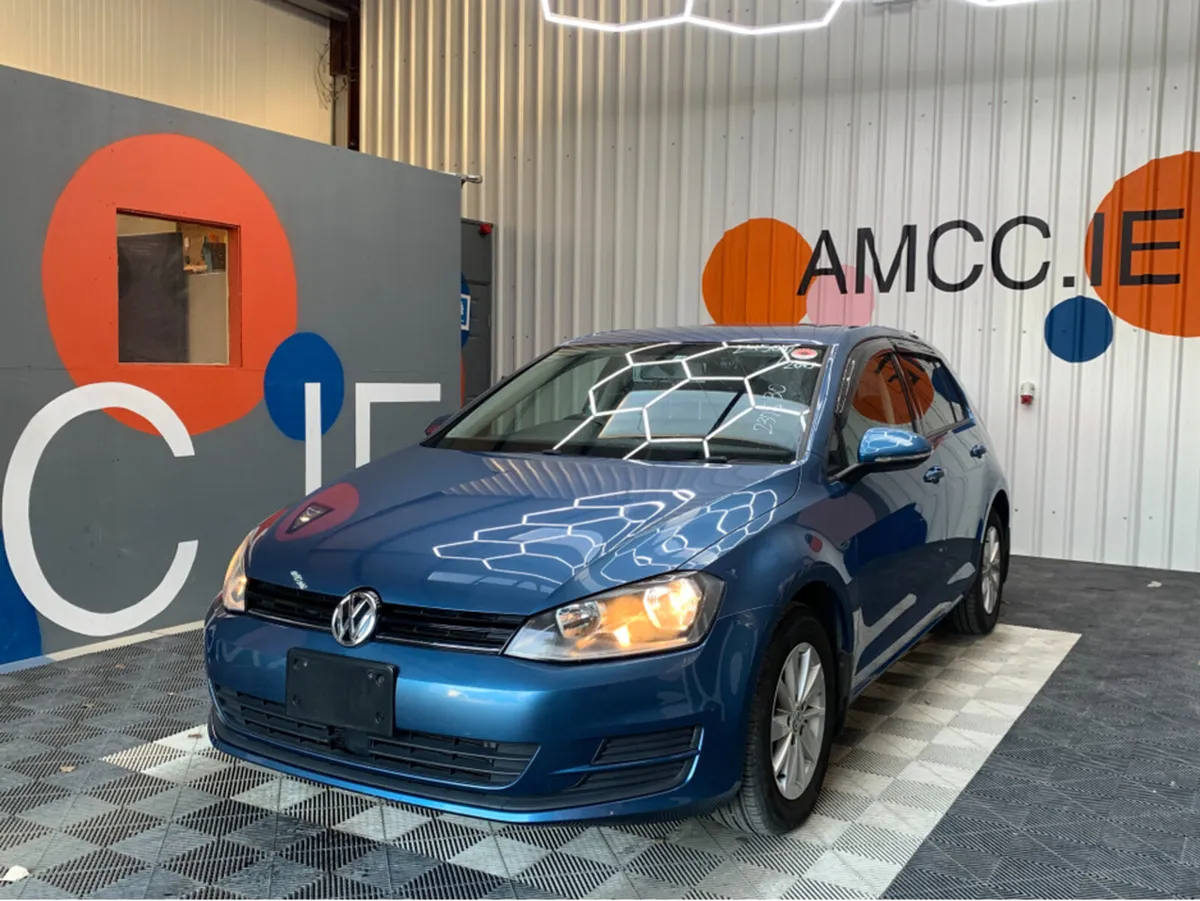 Volkswagen Golf TSI TREND LINE / 46k KMs / Automat - Image 3