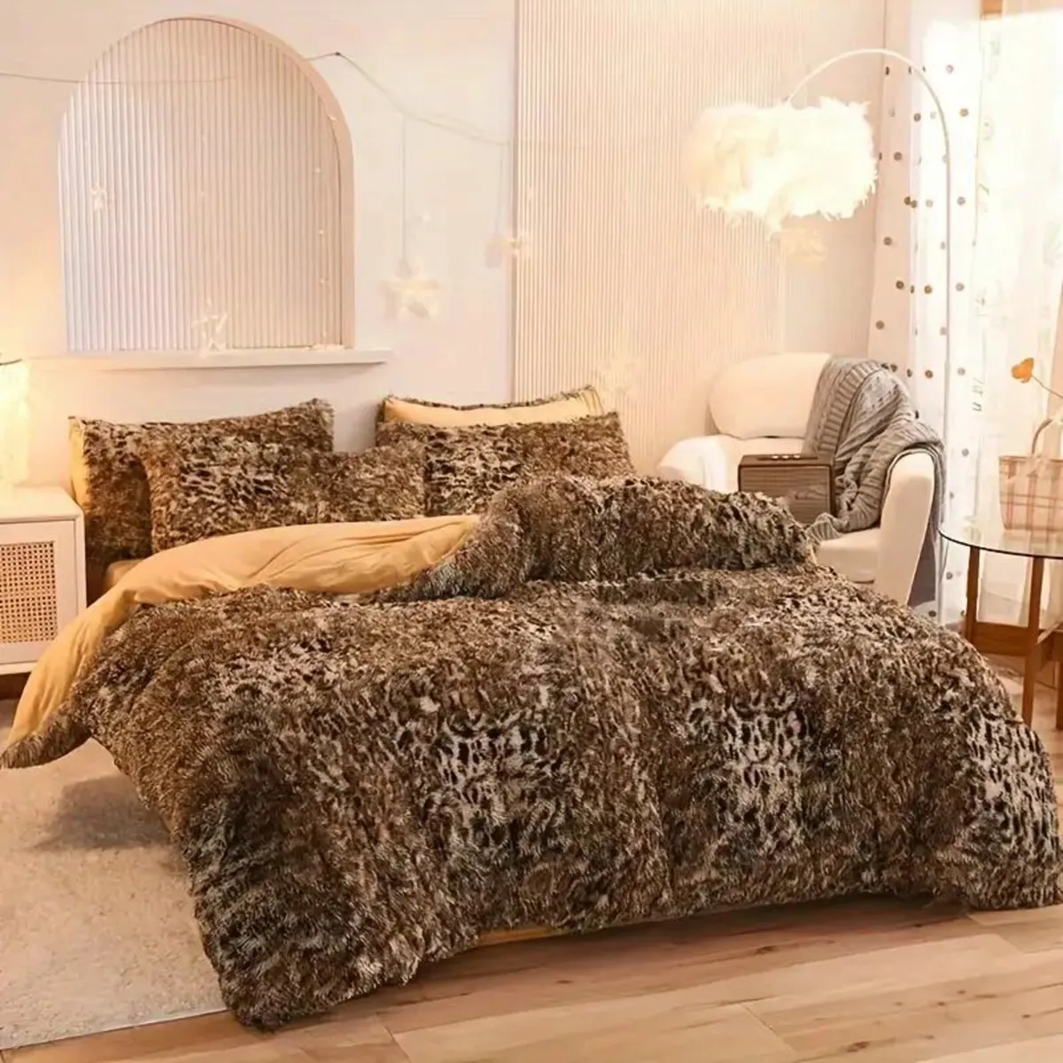 Leopard Print Plush Duvet Cover Set - Image 4