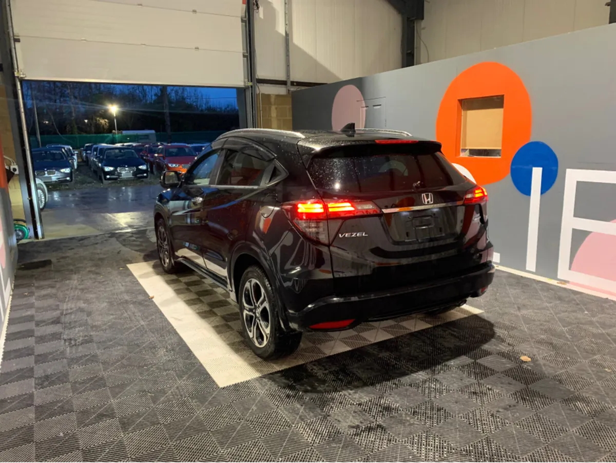 Honda Vezel Cruise Control / Reverse Camera / 1.5 - Image 4
