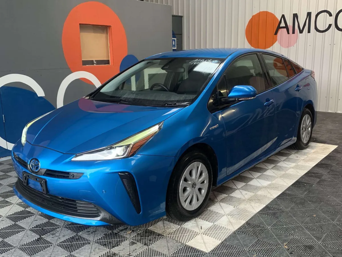 Toyota Prius Prius Automatic Cruise Control / 63k - Image 3