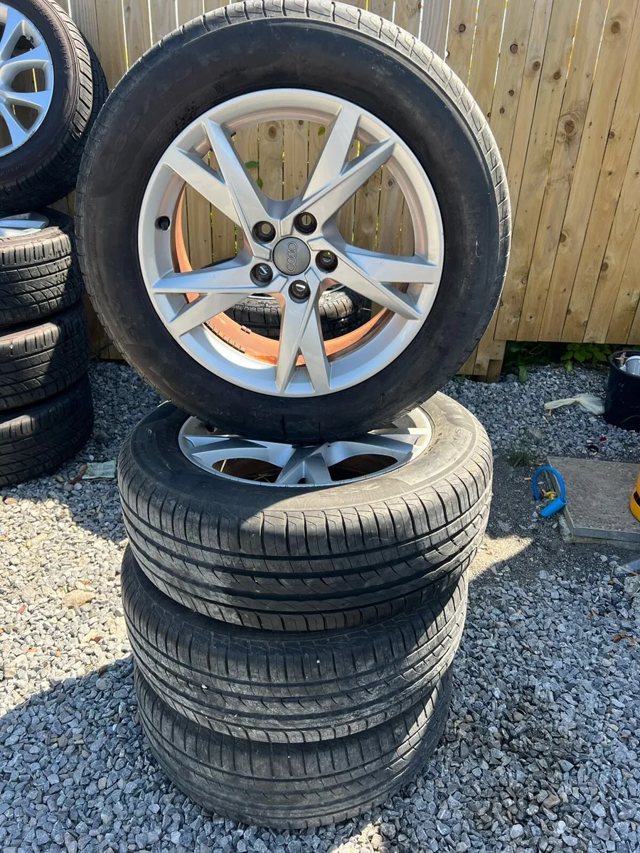 Car alloy/wheels - Image 1