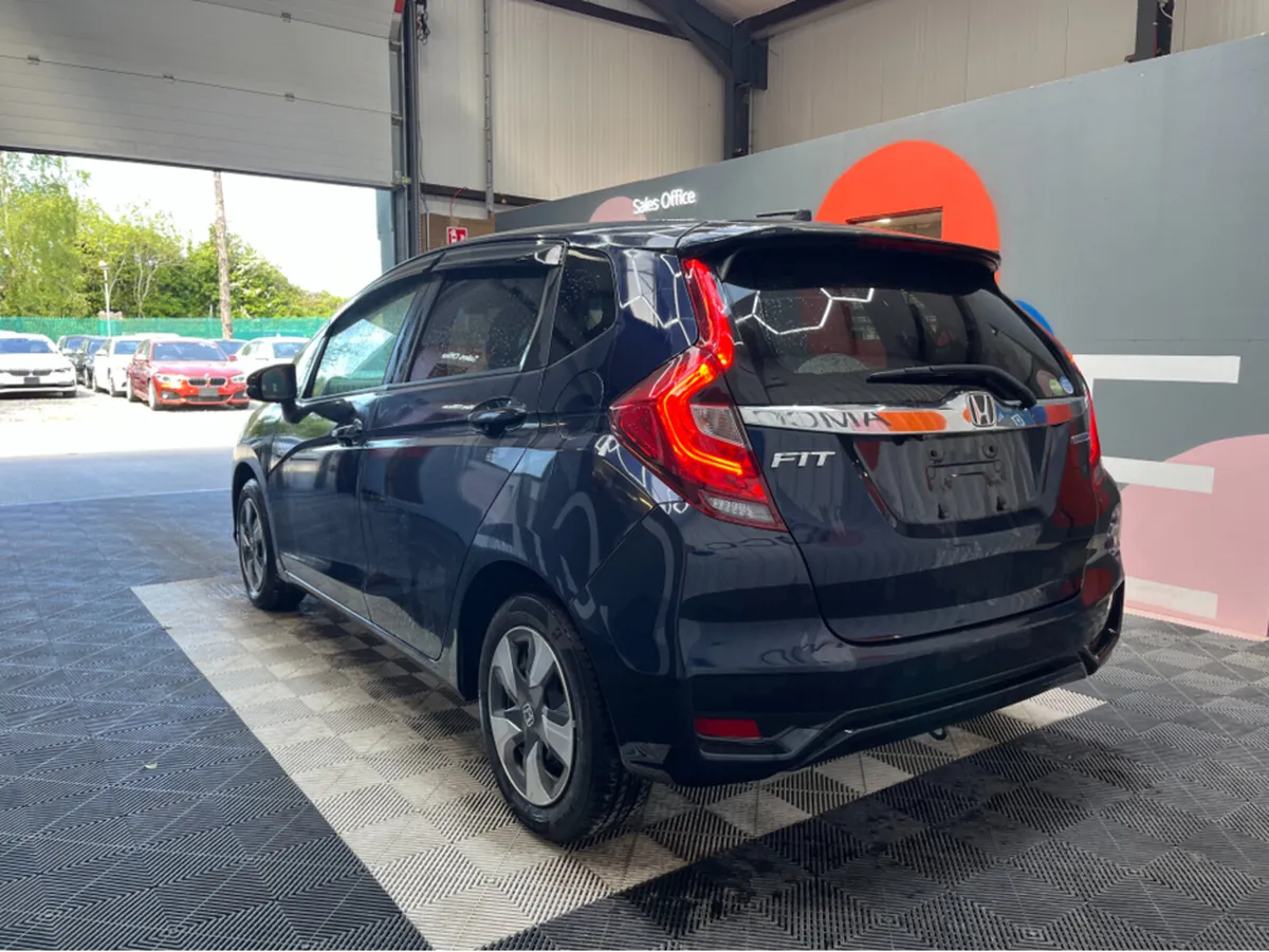 Honda Fit 1.5 HYRBID L PACK / 58k KMs / REVERSEA C - Image 4