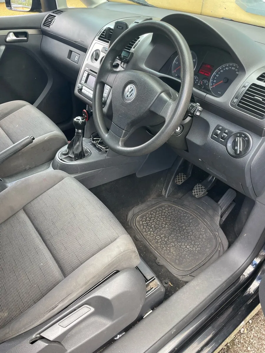 Volwagen Touran - Image 2