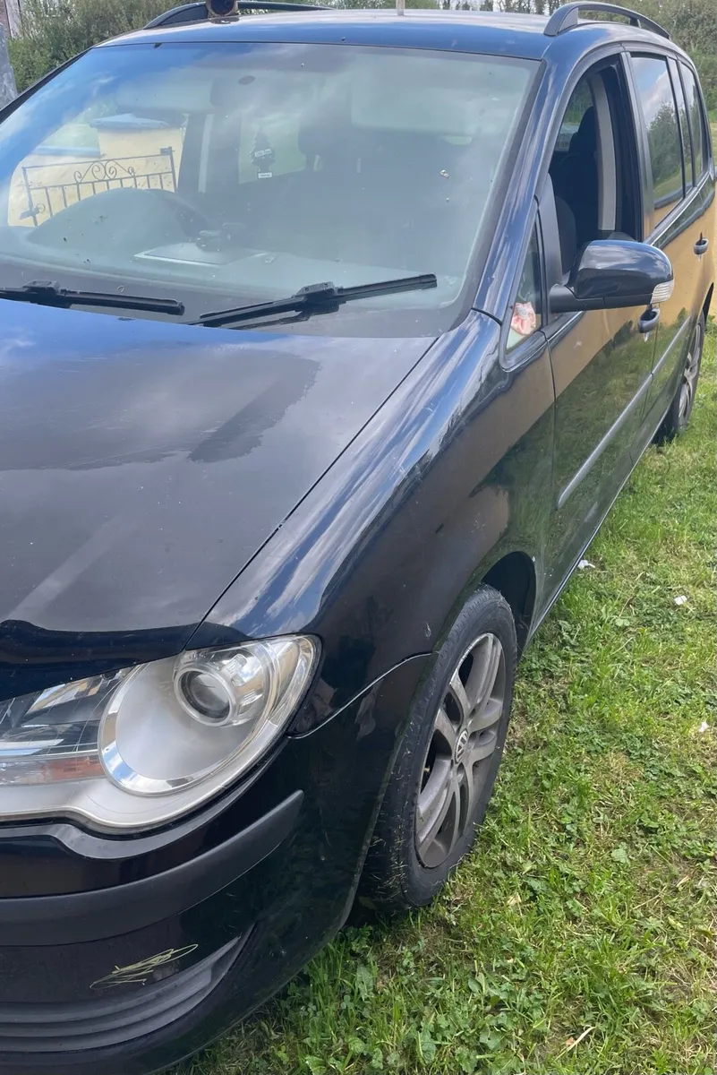 Volwagen Touran - Image 4