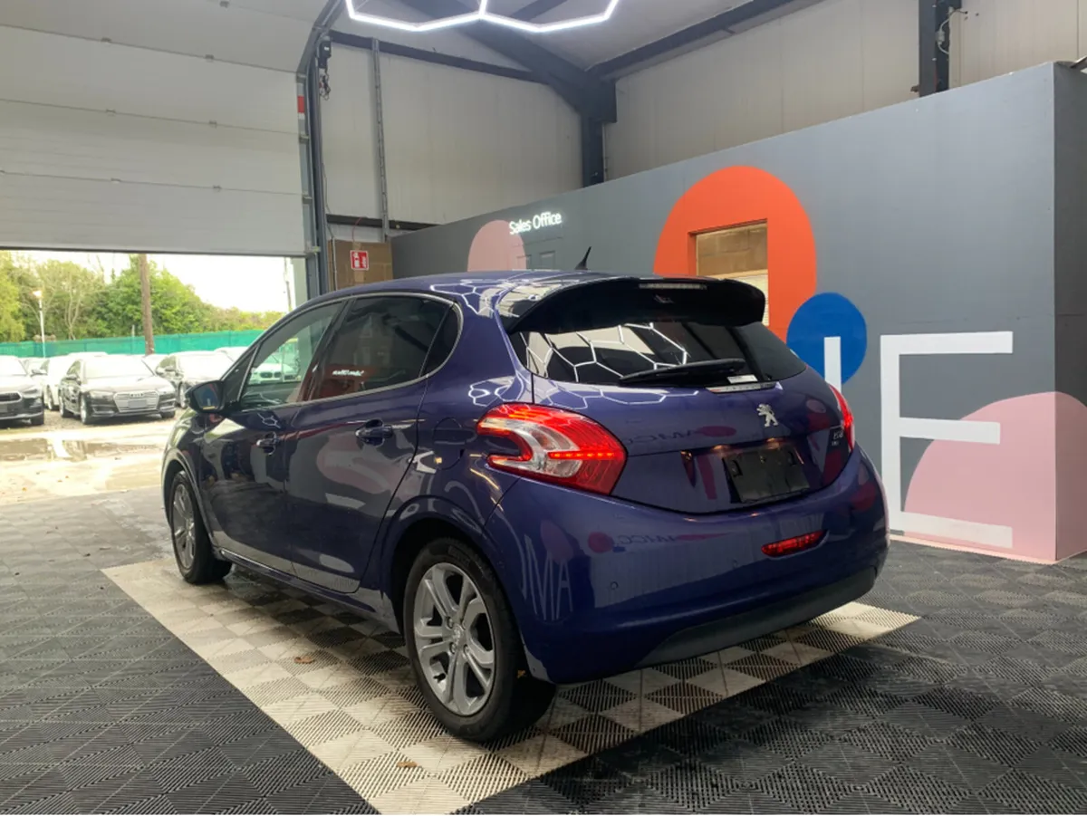 Peugeot 208 ONLY €8950 1.2 PETROL AUTOMATIC / 60k - Image 4