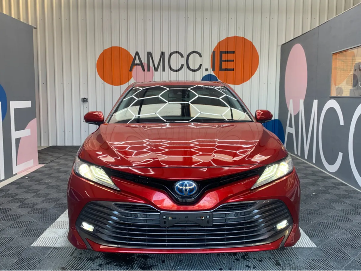 Toyota Camry 2.5 HYBRID AUTOMATIC / 99k KMs / Heat - Image 2