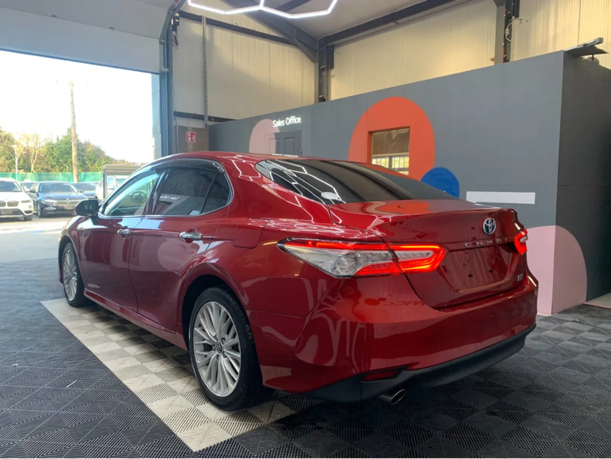 Toyota Camry 2.5 HYBRID AUTOMATIC / 99k KMs / Heat - Image 4