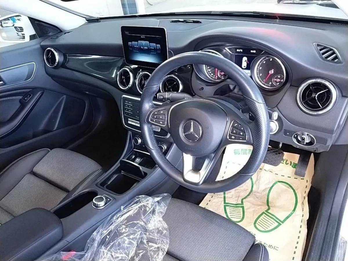 Mercedes-Benz CLA CLA180 AUTOMATIC *Coming Soon* / - Image 3