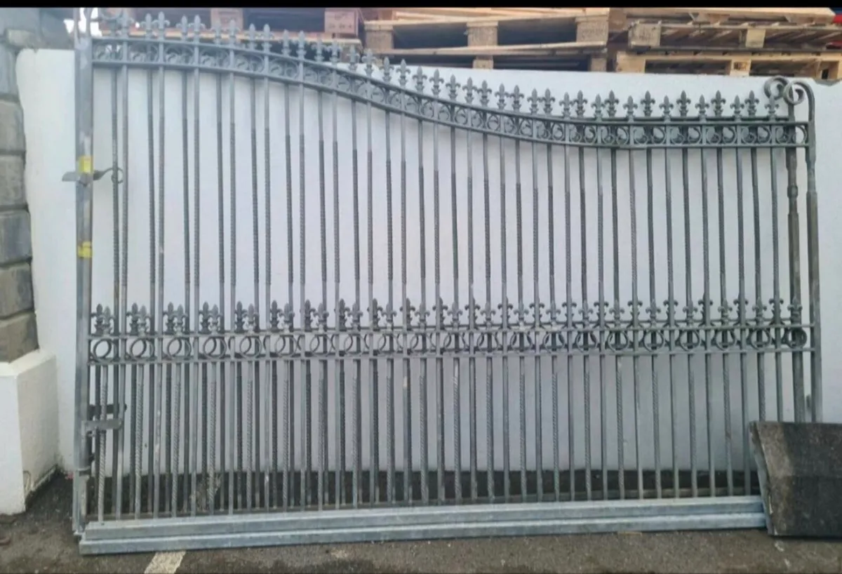 Gate 20 ft opening