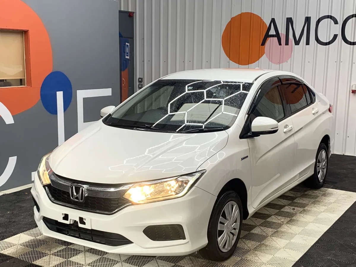 Honda Grace Honda Grace 1.5 Hybrid / Reverse Camer - Image 2