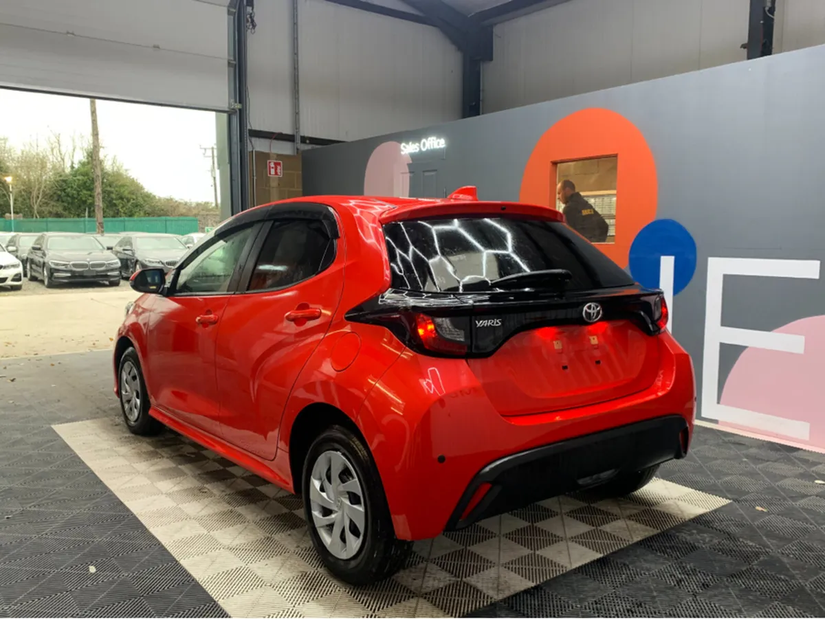 Toyota Yaris 1.0 PETROL YARIS / 10k KMs / Automati - Image 4