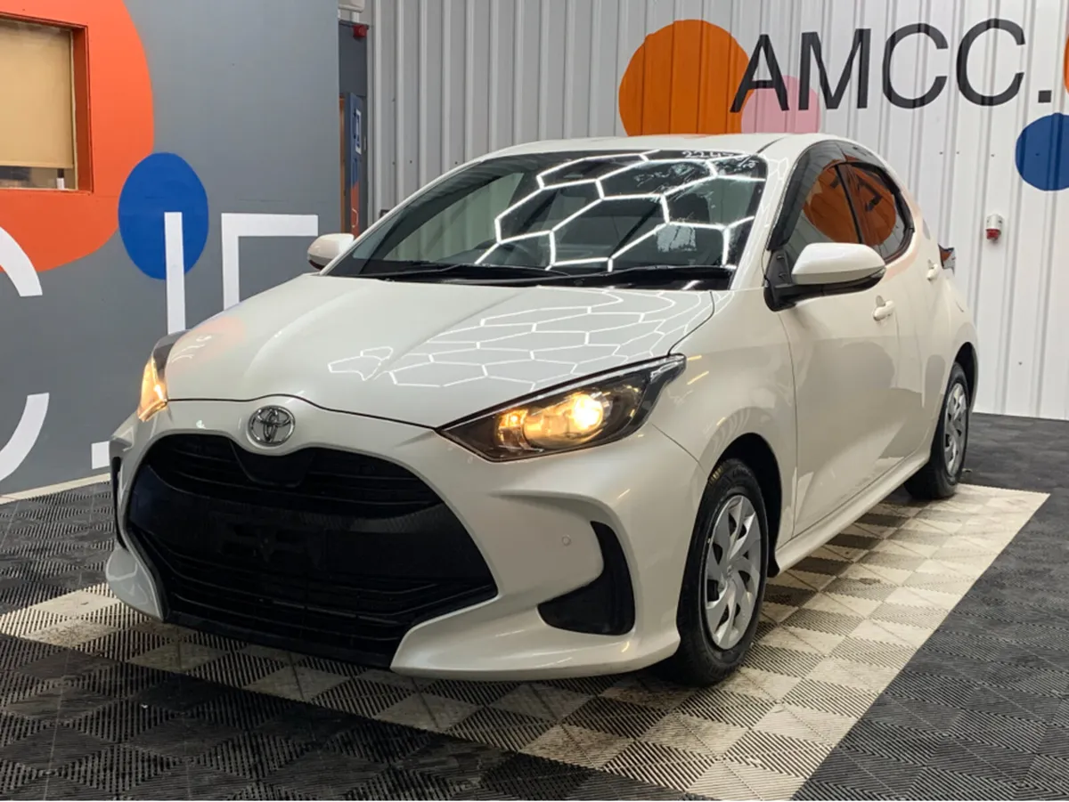 Toyota Yaris ONLY €14950! X / 87k KMs / Reverse Ca - Image 3