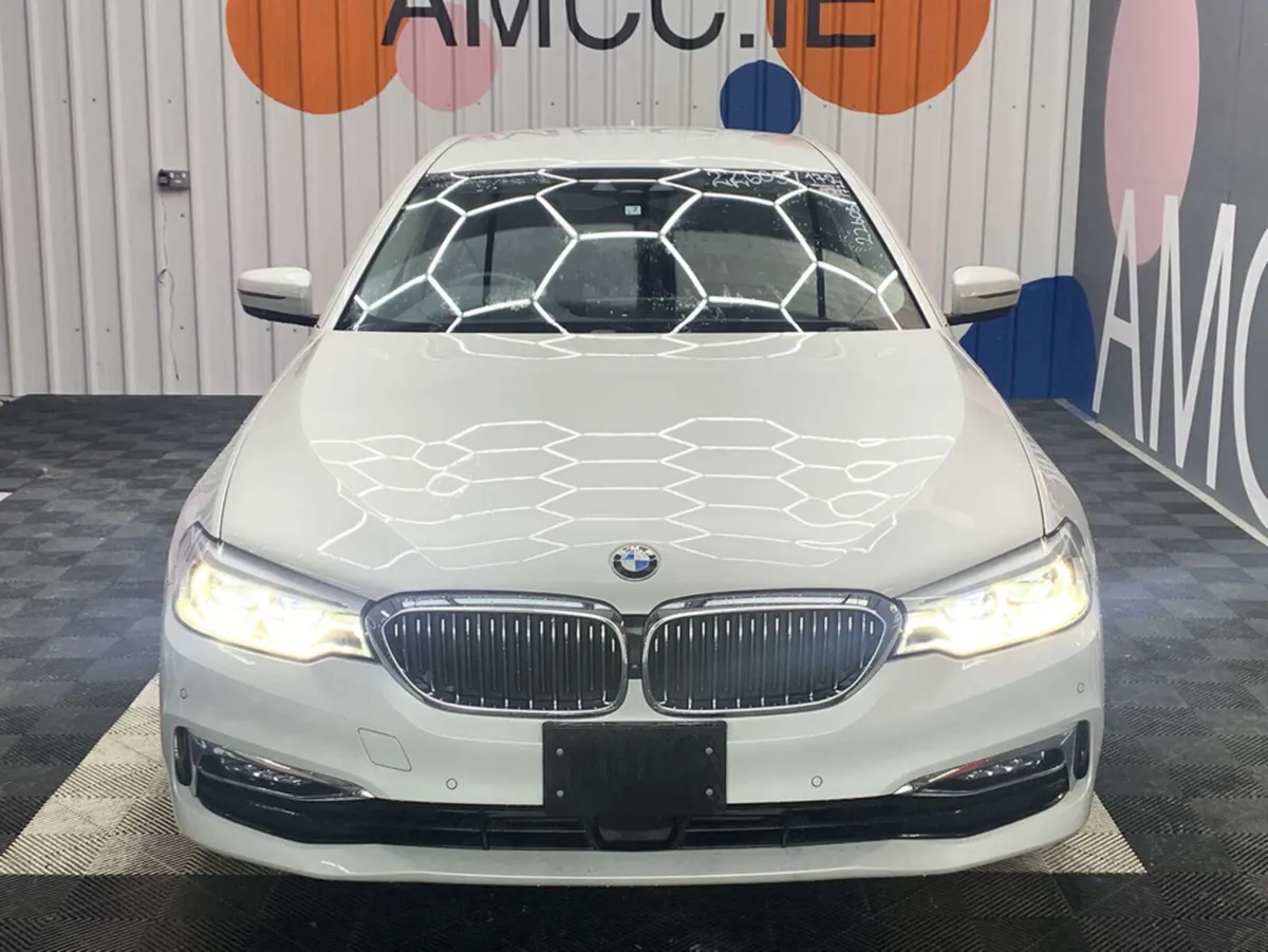 BMW 5-Series BMW 523D Luxury / 60k KMS / Leather S - Image 2