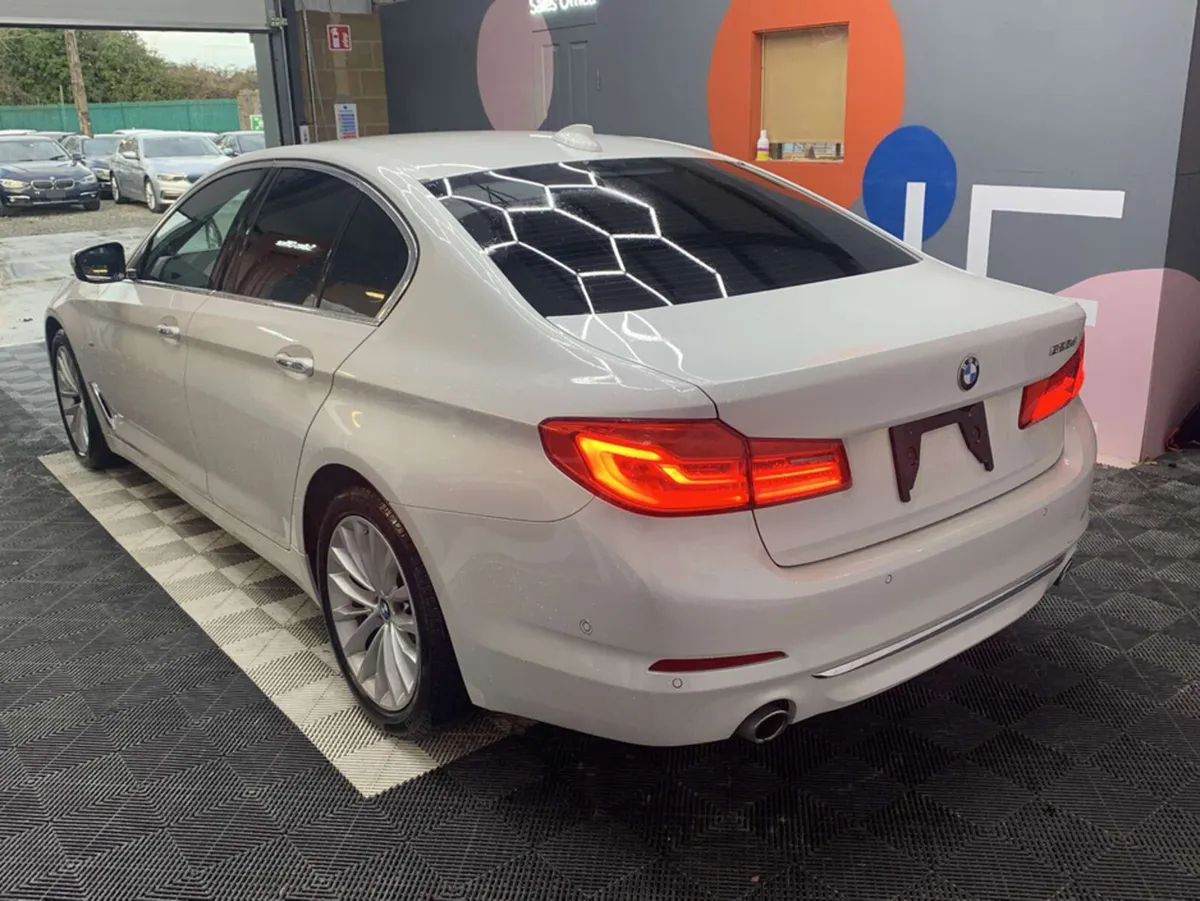 BMW 5-Series BMW 523D Luxury / 60k KMS / Leather S - Image 4