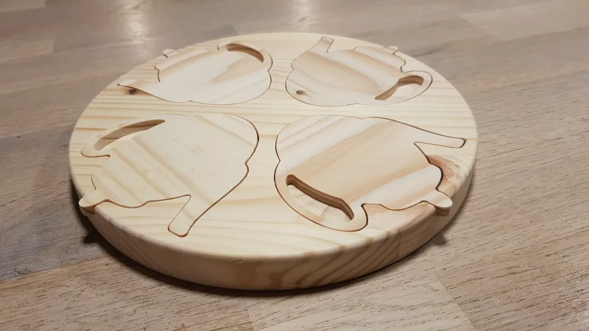 Wooden trivet with coasters, Trivet, Coasters - Image 1