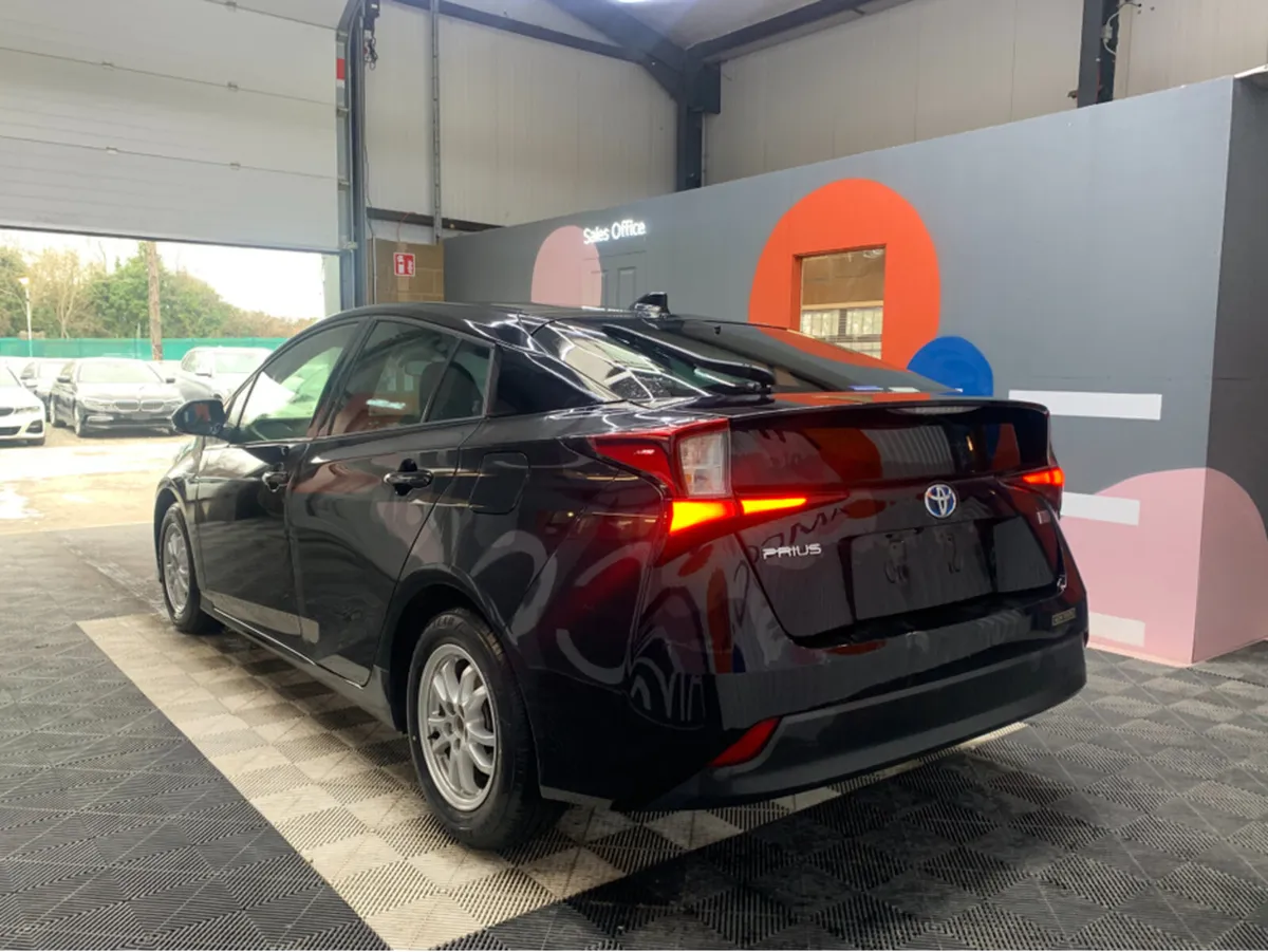 Toyota Prius 1.8 HYBRID / 54k KMs / Cruise Control - Image 4