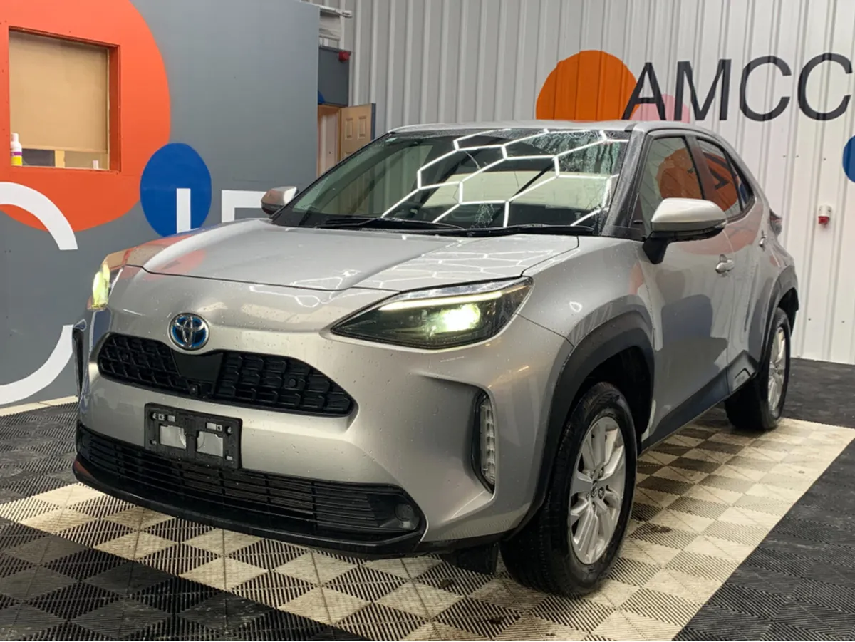 Toyota Yaris Cross HYBRID G 4WD / 63k KMs / Revers - Image 3