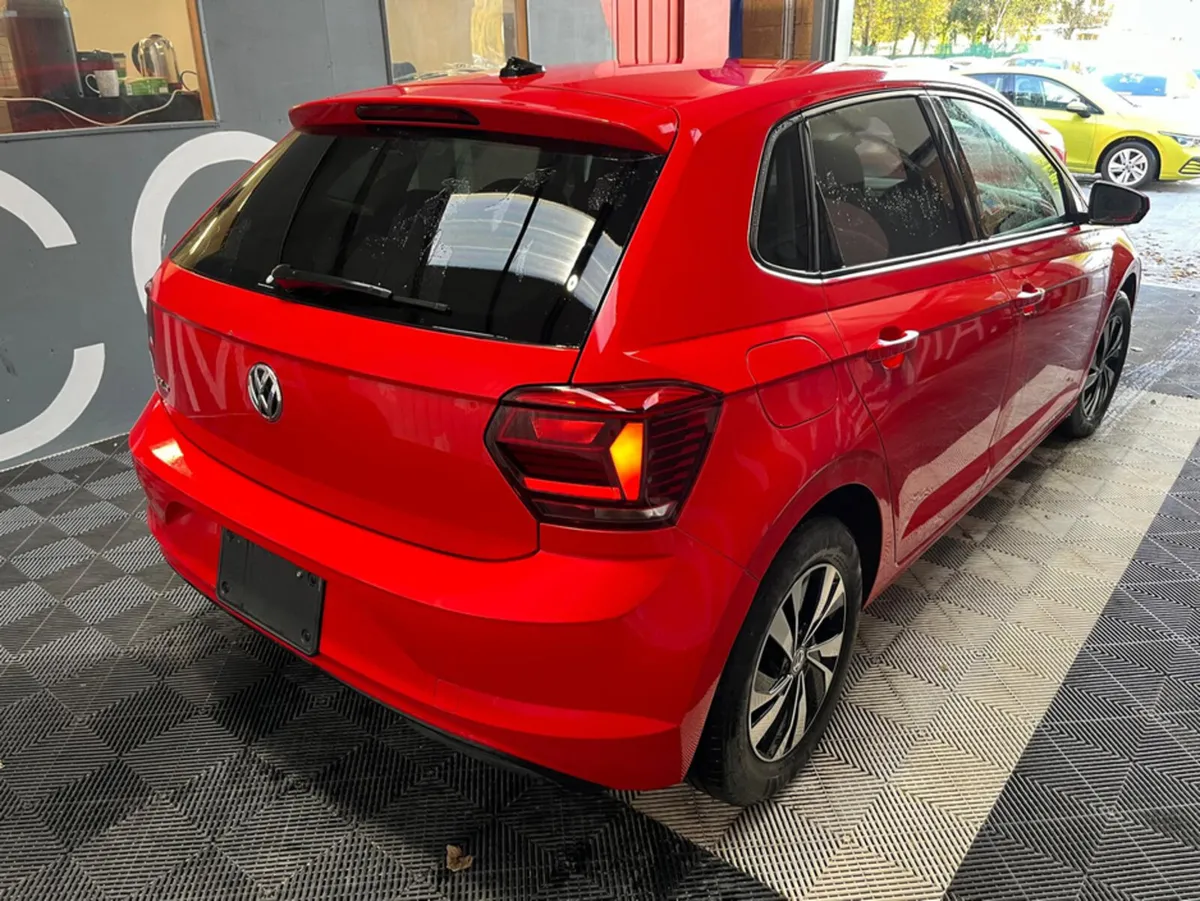 Volkswagen Polo Polo 1.0 Automatic - 17k KMs - Rev - Image 2