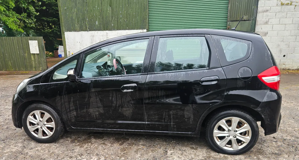 Honda Jazz 2011 1.4petrol 88k miles - Image 4