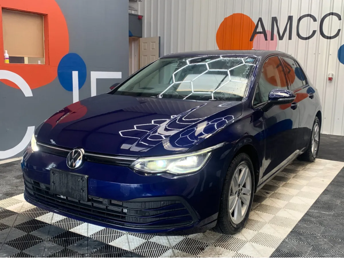 Volkswagen Golf ETSI ACTIVE / 28k KMs / Automatic - Image 3